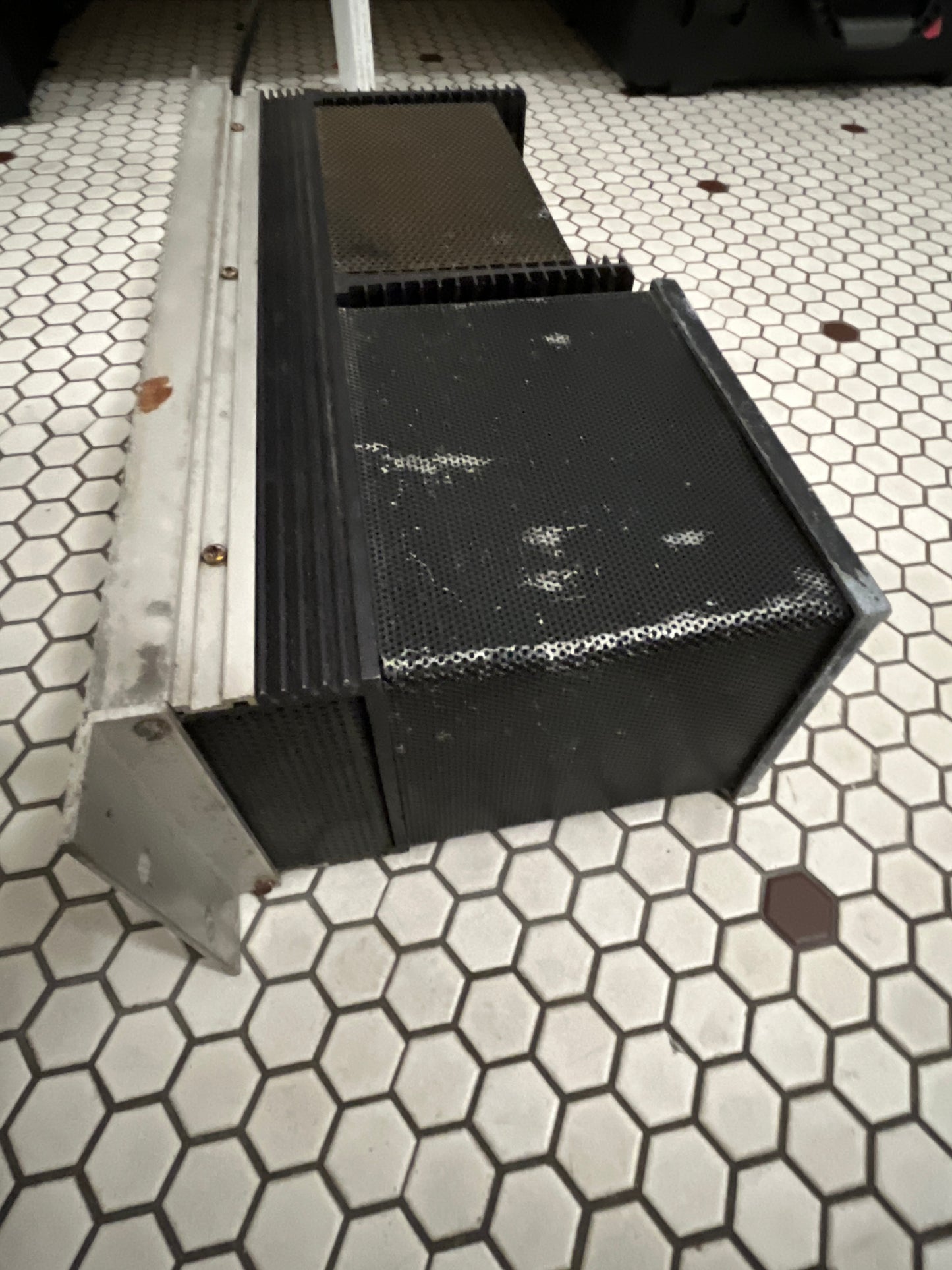 Crown D150A Amp Untested