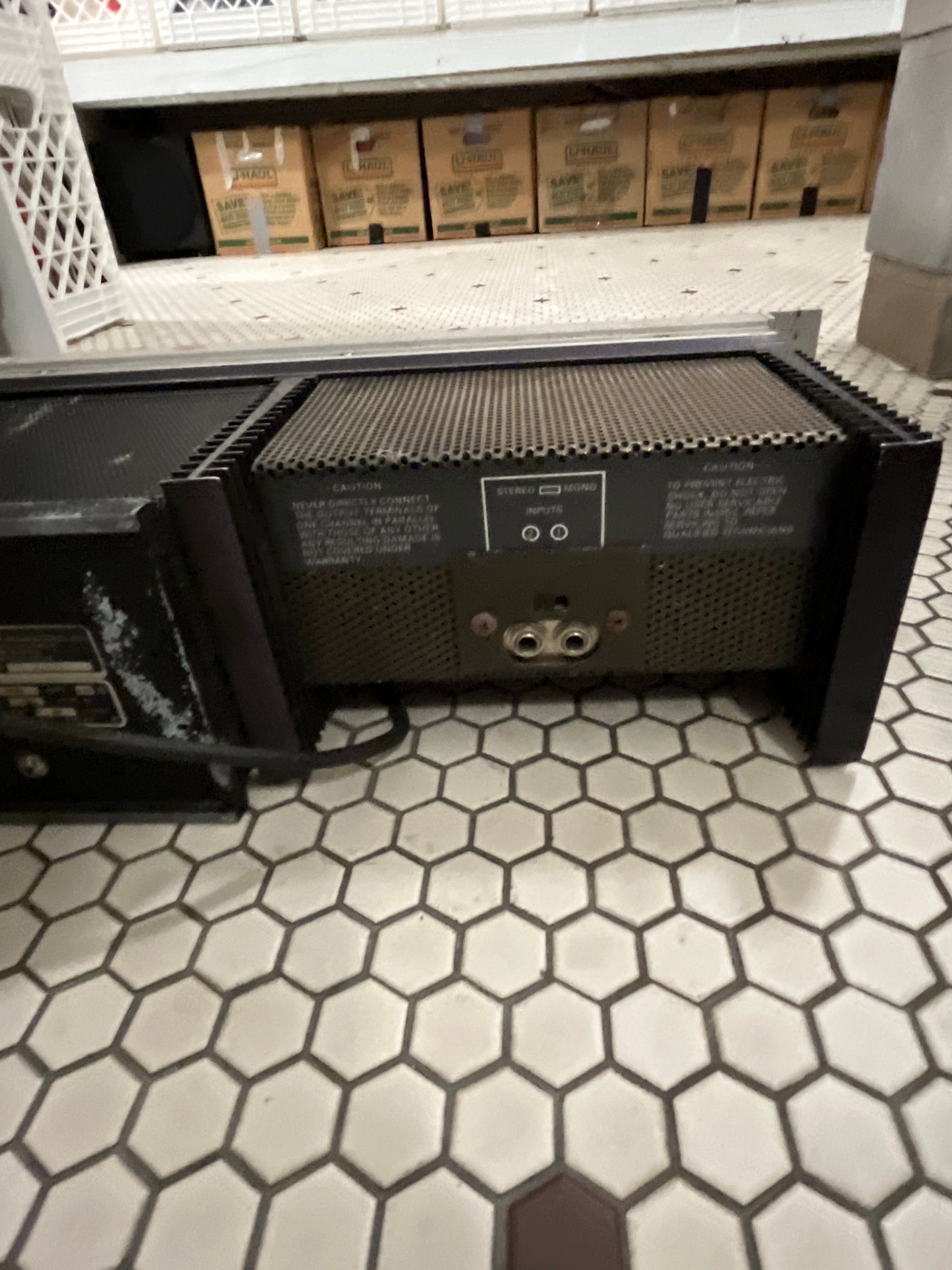 Crown D150A Amp Untested