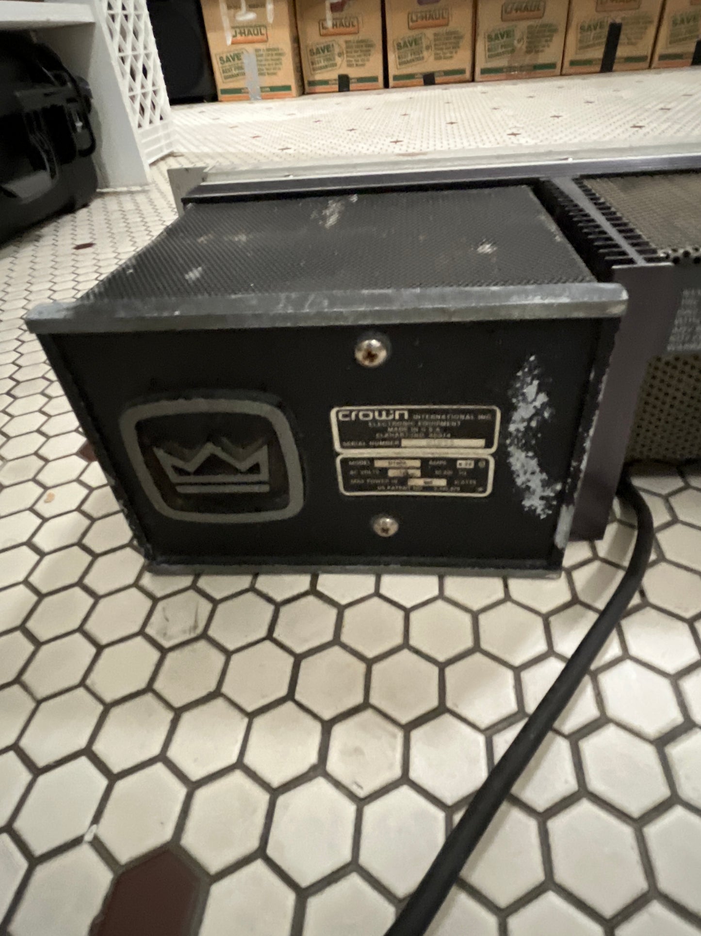 Crown D150A Amp Untested