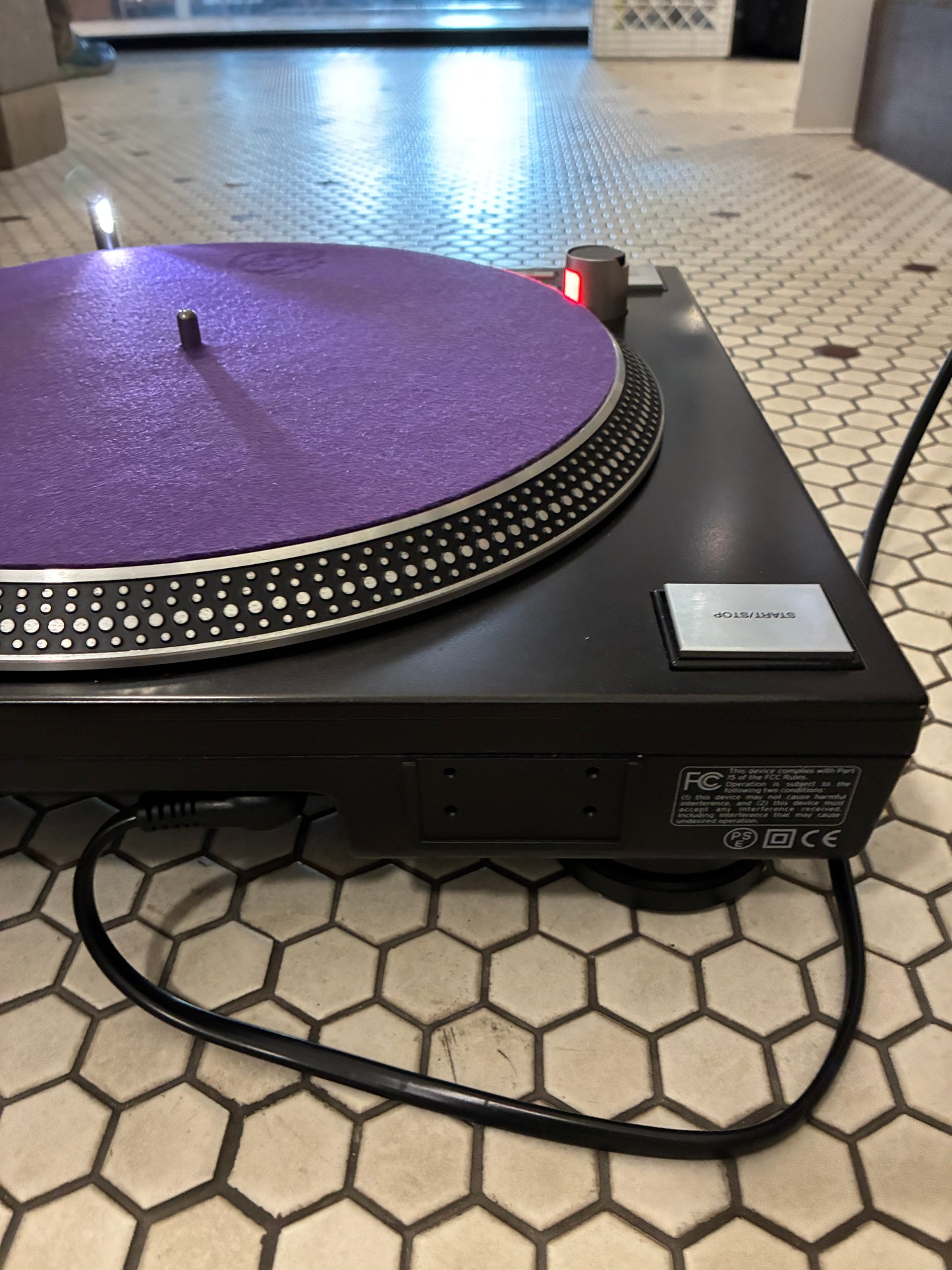 Reloop RP-7000 MK2 Direct Drive Turntable