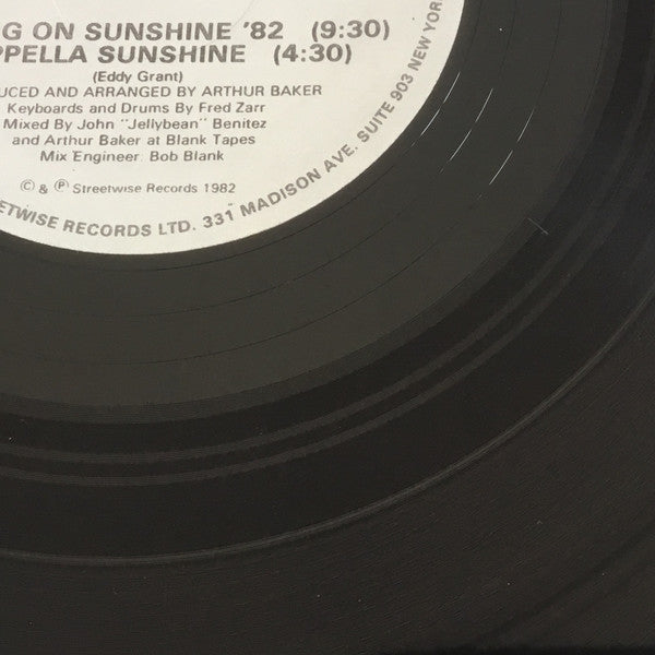 Rockers Revenge Featuring Donnie Calvin : Walking On Sunshine ‘82 (12", Sou)