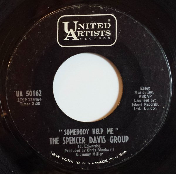 The Spencer Davis Group : Somebody Help Me / On The Green Light (7", Single, Styrene)