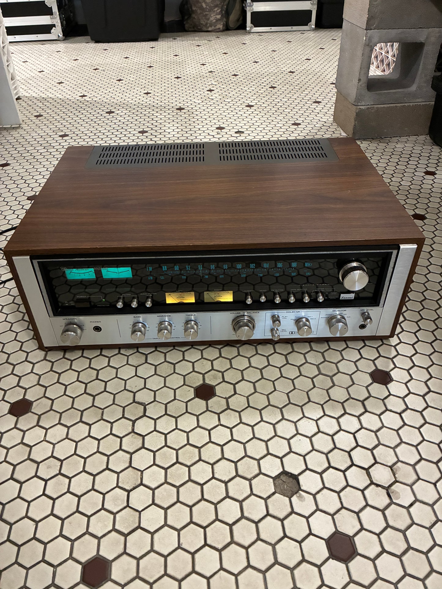 Sansui 8080DB Stereo Receiver