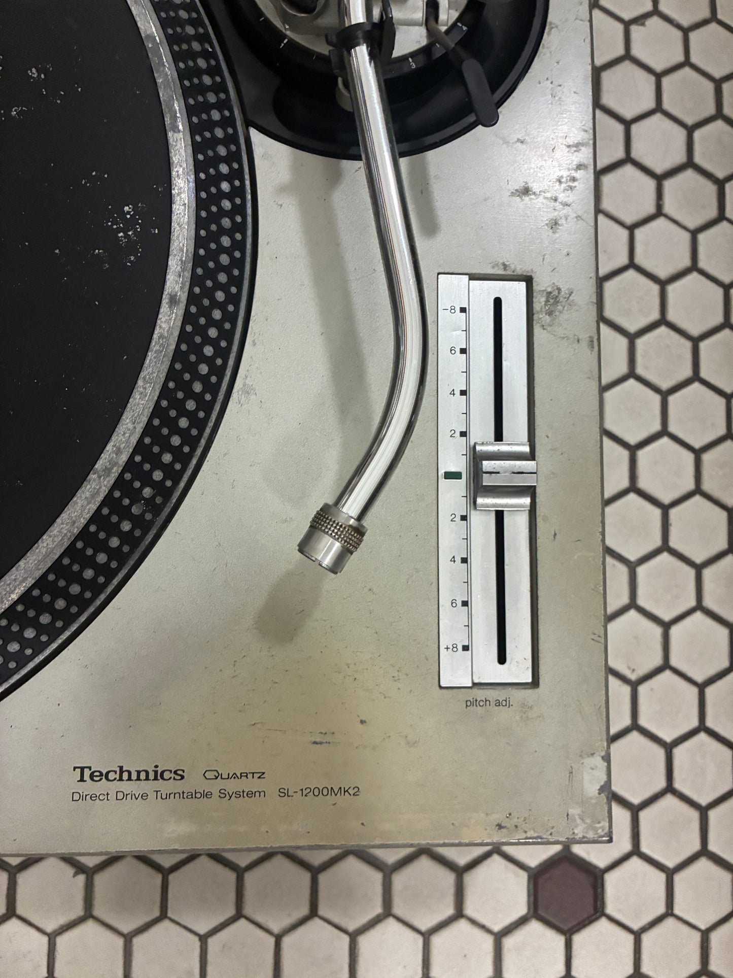 Technics SL-1200 MK2 Turntable