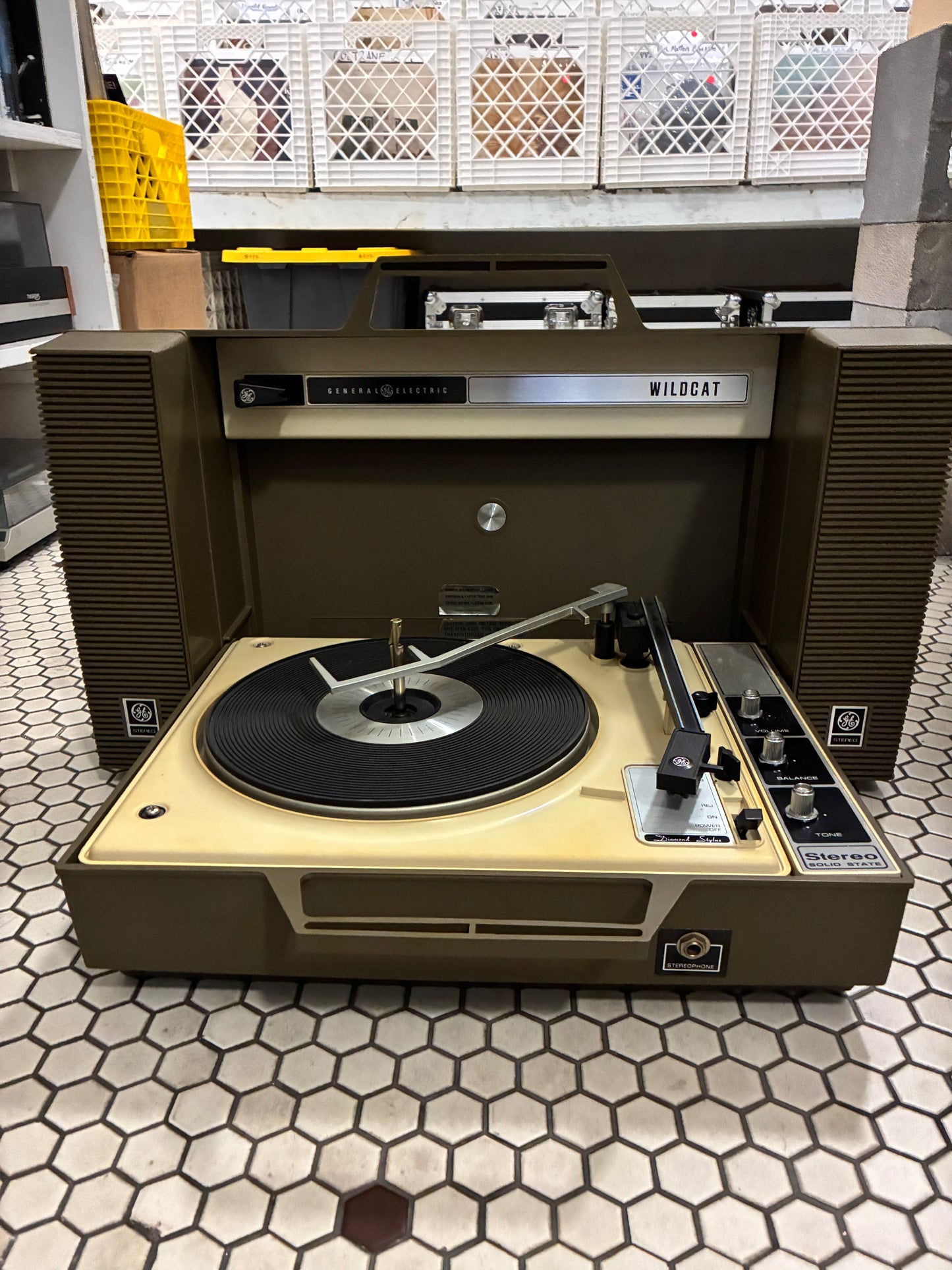 General Electric Wildcat Suitcase Turntable