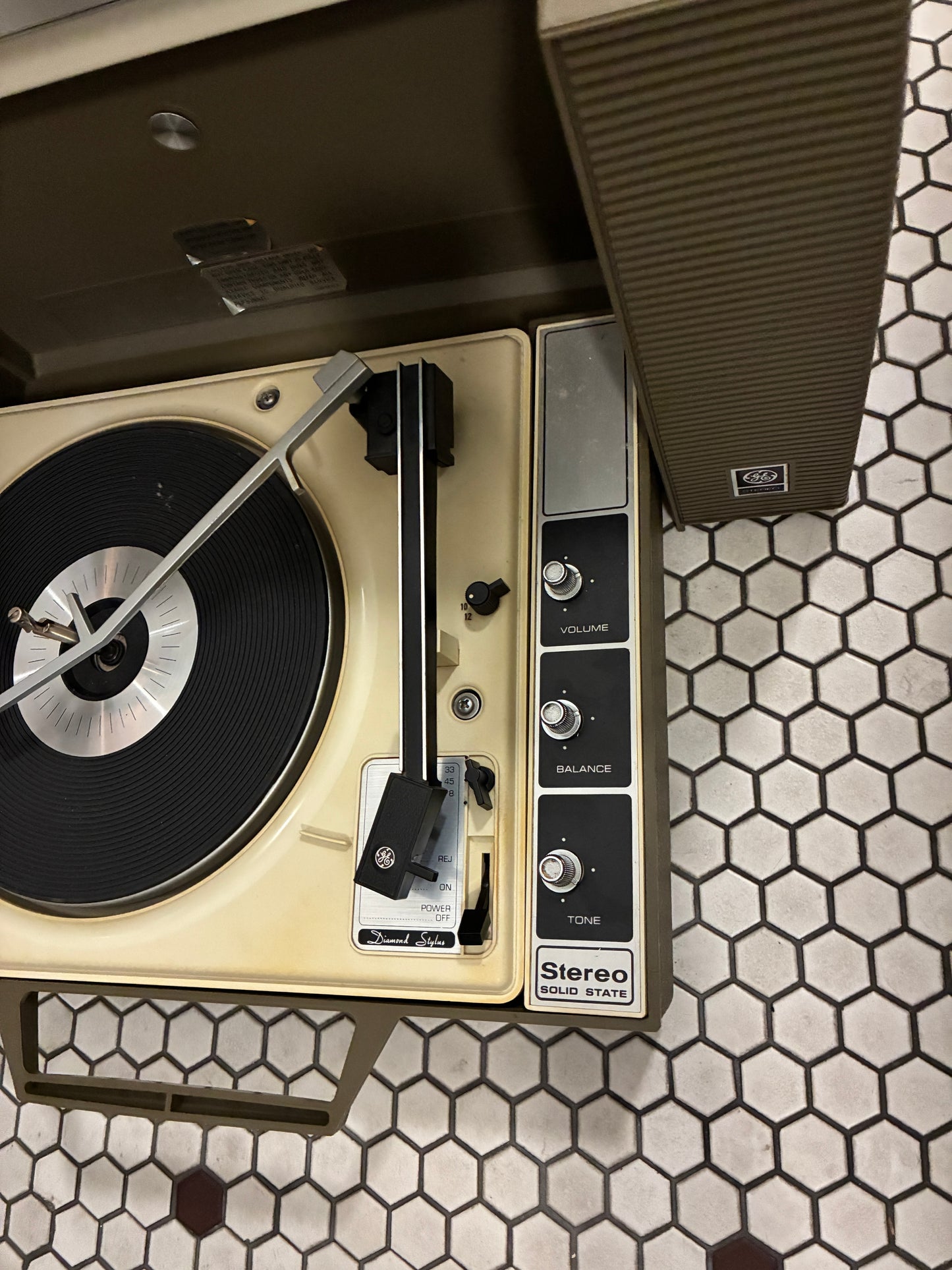 General Electric Wildcat Suitcase Turntable