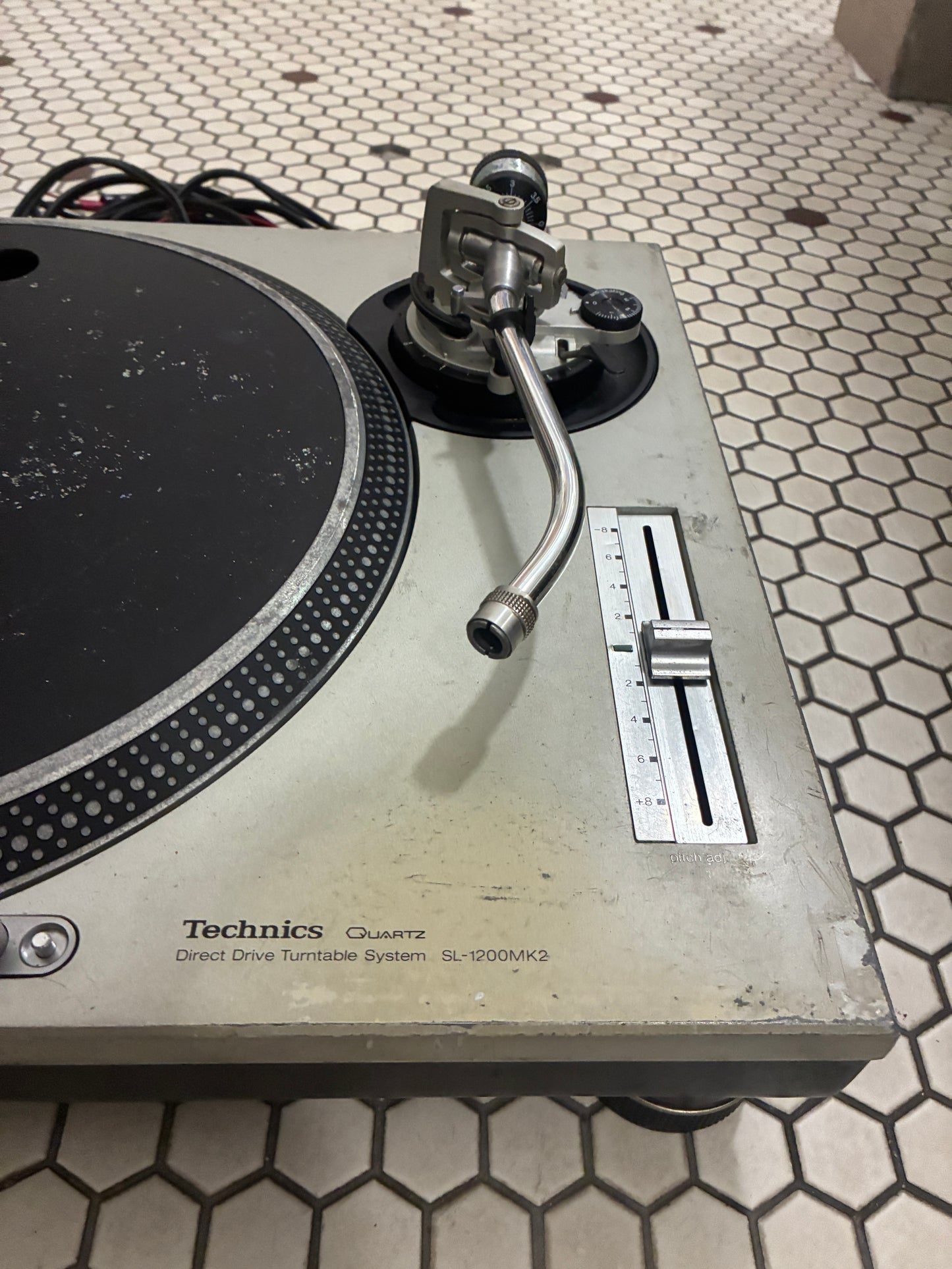 Technics SL-1200 MK2 Turntable