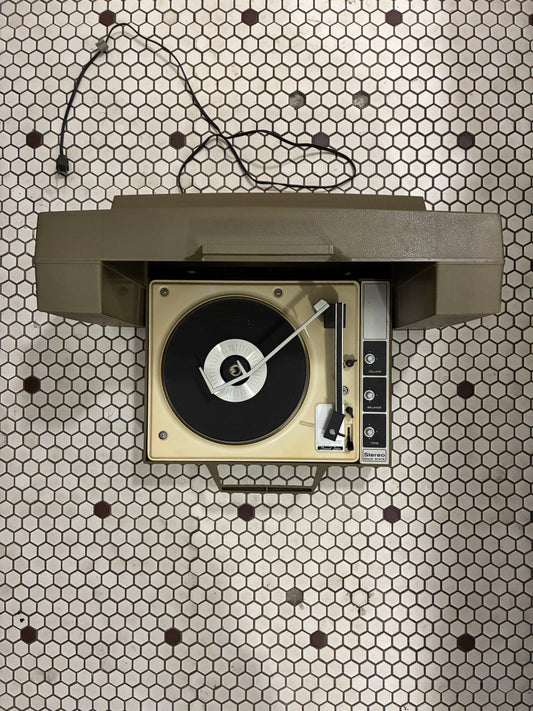 General Electric Wildcat Suitcase Turntable