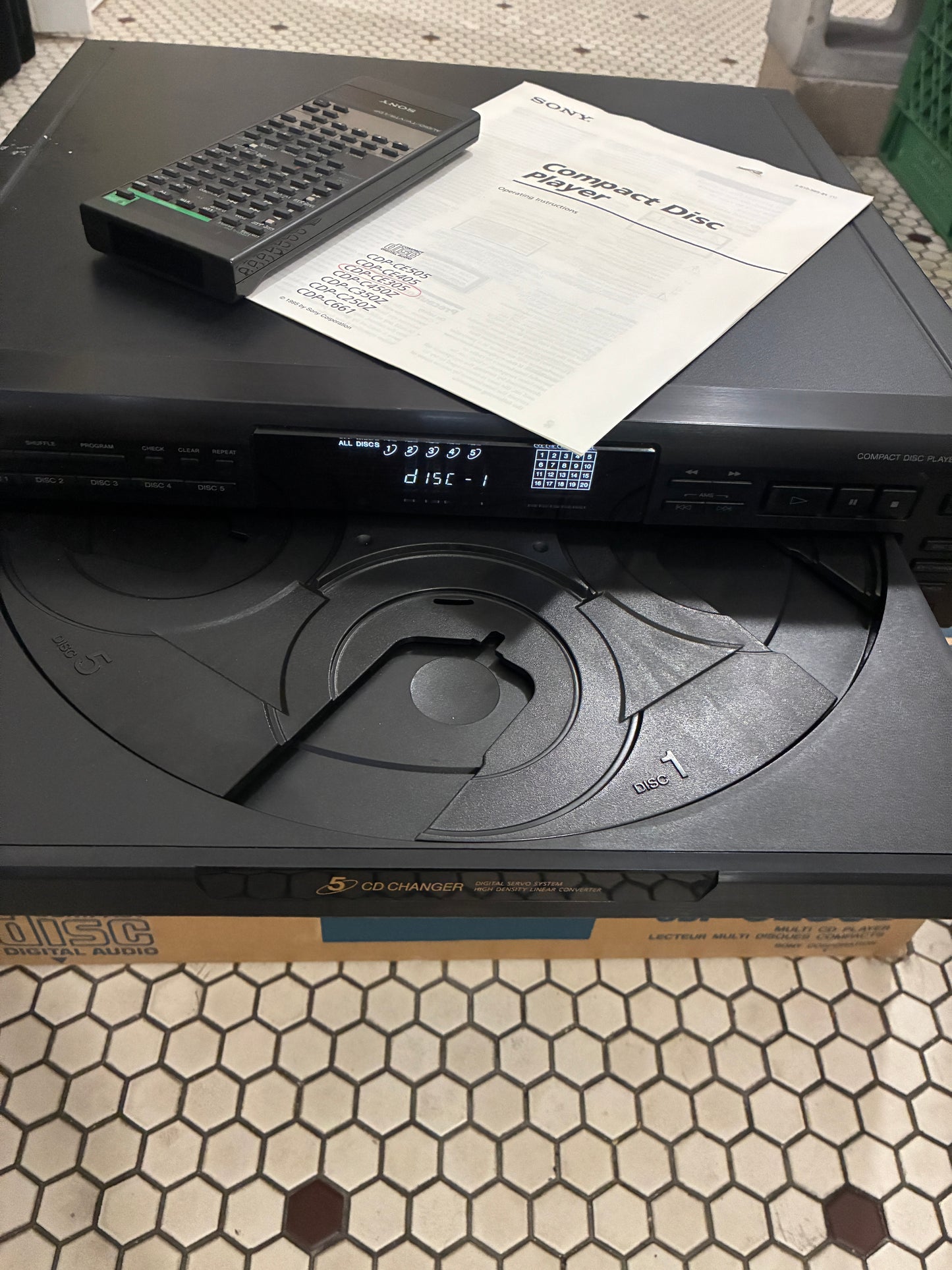 Sony CDP-CE305 cd player